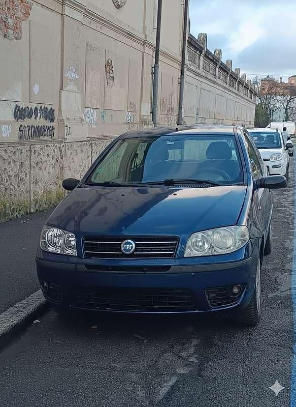 Usata Fiat Punto Dynamic 60 CV (44 kW) 2004 Blu/azzurro Utilitaria