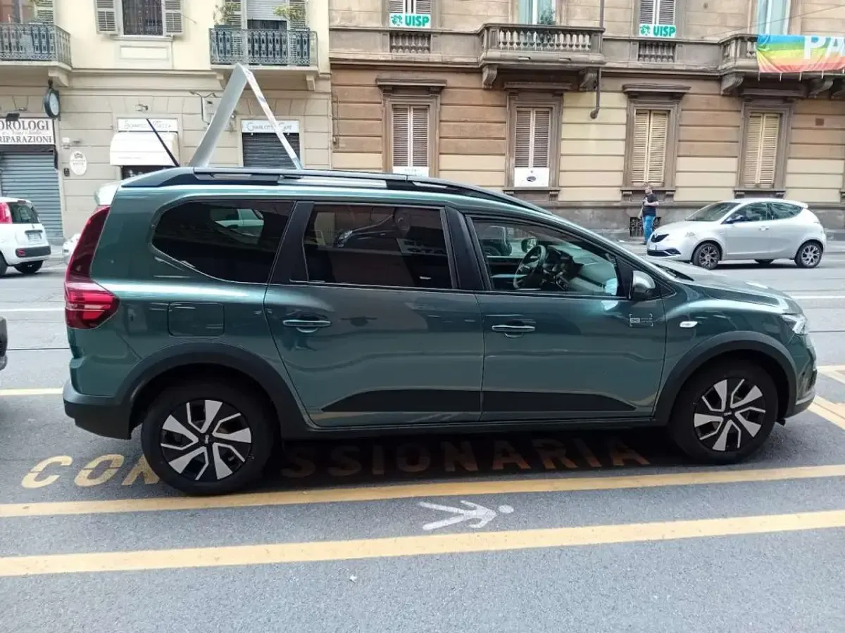 Nuova Dacia Jogger 122 CV (89 kW) 2026 Verde Monovolume