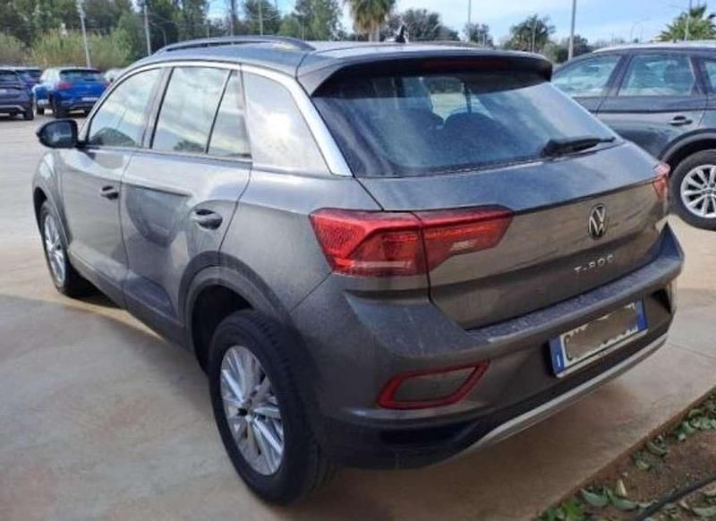 Usata VW T-Roc Life 110 CV (80 kW) 2023 Indium grey SUV