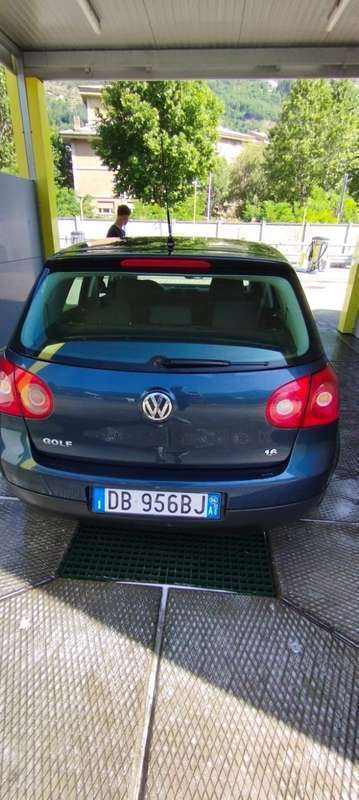 Usato 2006 VW Golf V 1.6 Benzin 116 CV (3.300 €)