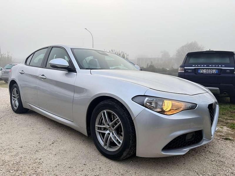 Usata Alfa Romeo Giulia Business Launch Edition 150 CV (110 kW) 2018 Grigio Berlina
