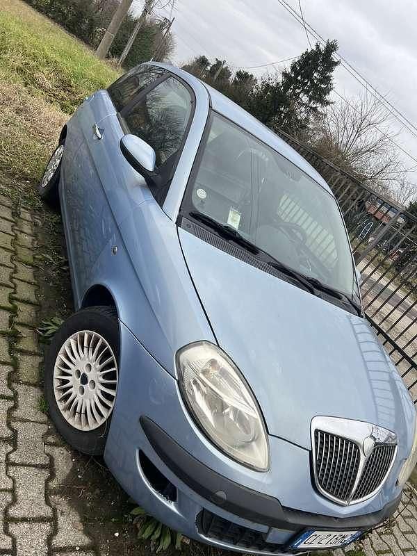 Usata Lancia Ypsilon 60 CV (44 kW) 2004 Utilitaria
