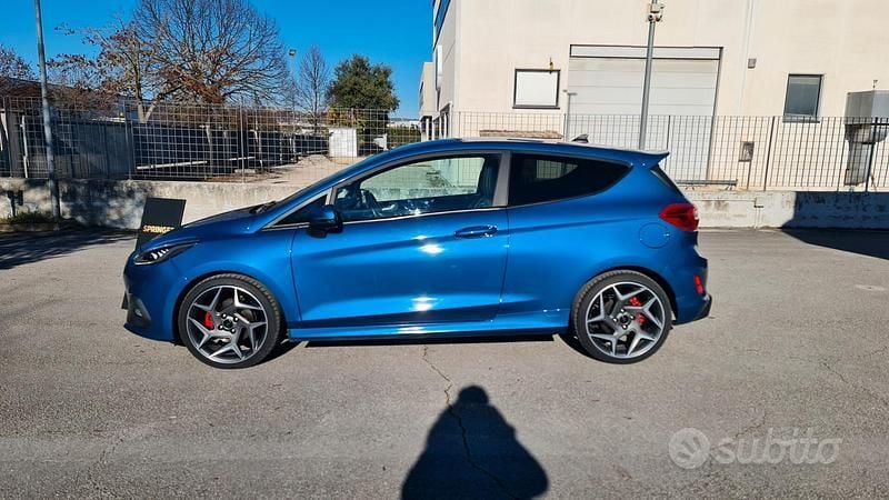 Usata Ford Fiesta ST 205 CV (150 kW) 2018 Blu Berlina