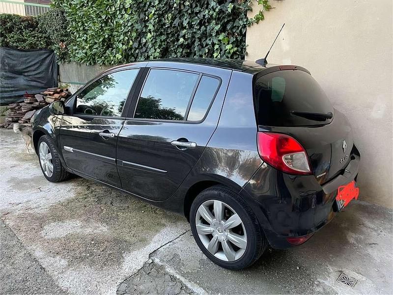 Usata Renault Clio II Dynamique 86 CV (63 kW) 2010 Berlina