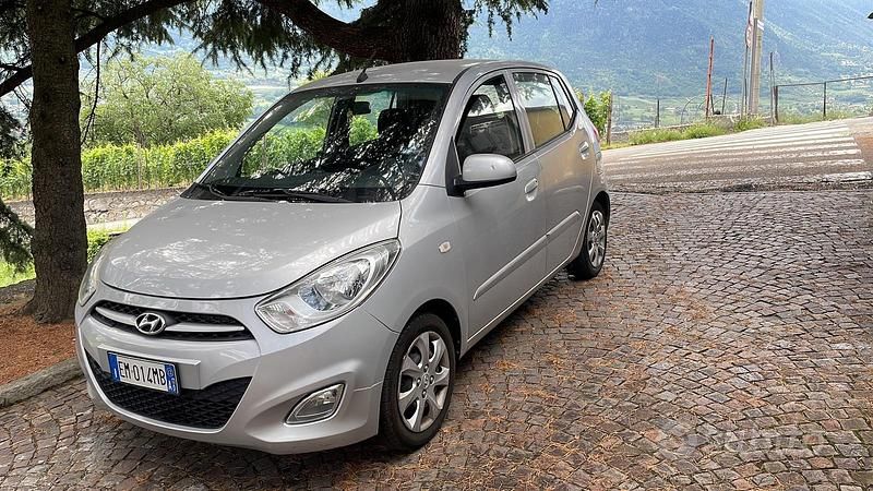 Argento Usata 2012 Hyundai i10 Edition Due volumi | 3200 € (Super prezzo) - Immagine 1/4