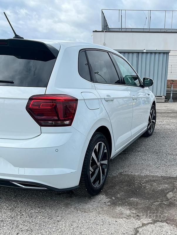 Usata VW Polo R-line 95 CV (69 kW) 2018 Bianco Berlina