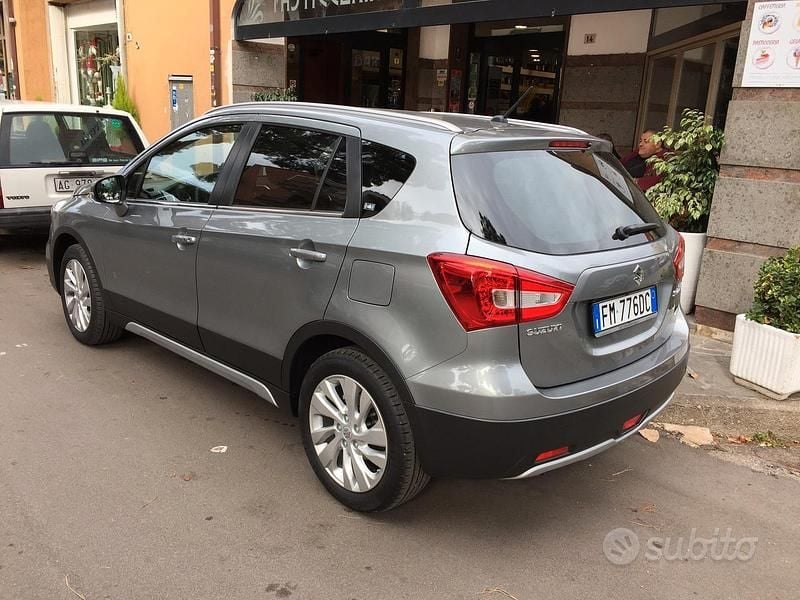 Grigio Usata 2017 Suzuki SX4 S-Cross Tre volumi | 11.500 € - Immagine 1/4