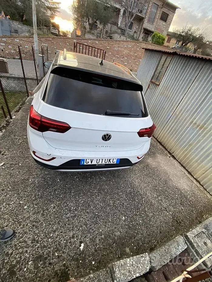 Usata VW T-Roc 116 CV (85 kW) 2024 Bianco SUV