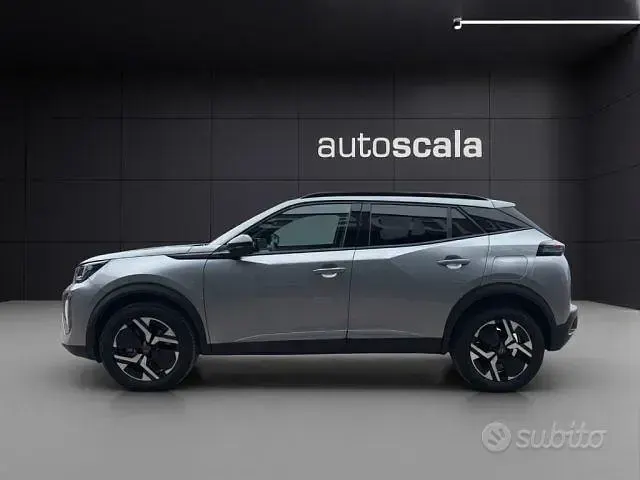 Usata Peugeot 2008 Allure 136 CV (100 kW) 2025 Grigio SUV