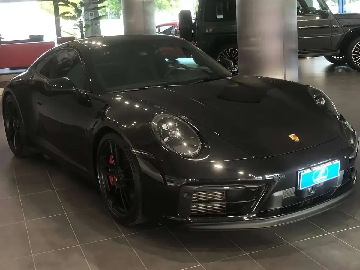 Usata Porsche 992 480 CV (353 kW) 2024 Nero jet metalizzato Coupé