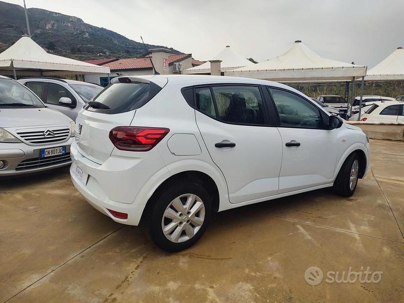Usata Dacia Sandero Essentiel 91 CV (66 kW) 2021 Bianco Berlina