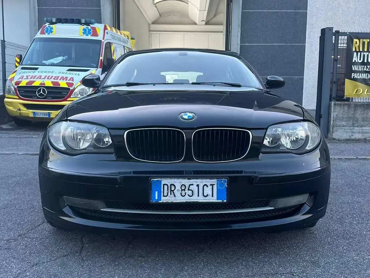 Usata BMW 118 143 CV (105 kW) 2008 Nero Utilitaria