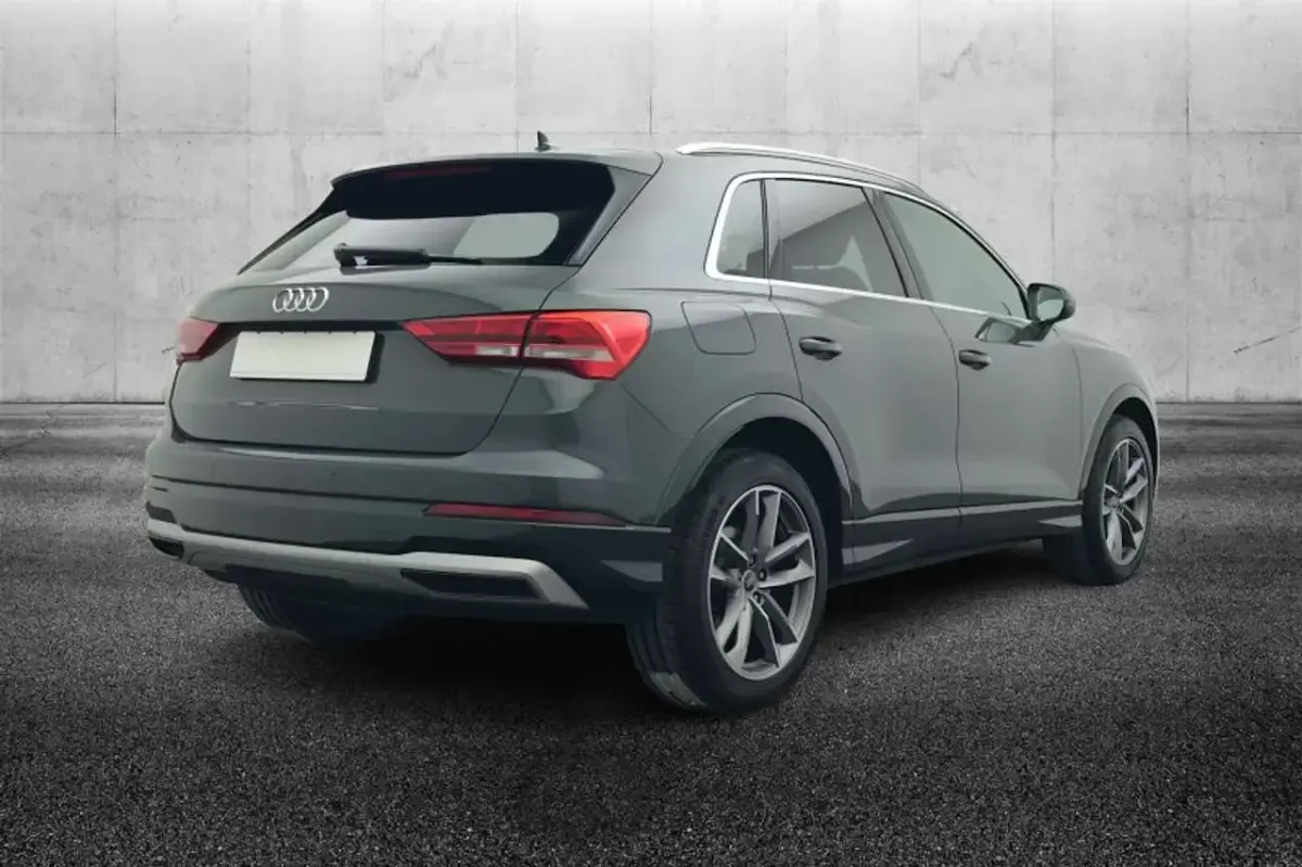 Usata Audi Q3 Advanced 150 CV (110 kW) 2023 Grigio SUV