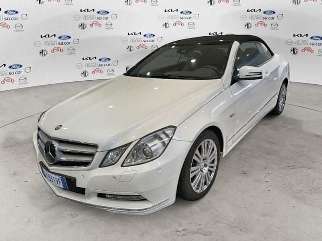 Usata Mercedes E300 Avantgarde 252 CV (185 kW) 2012 Bianco Berlina