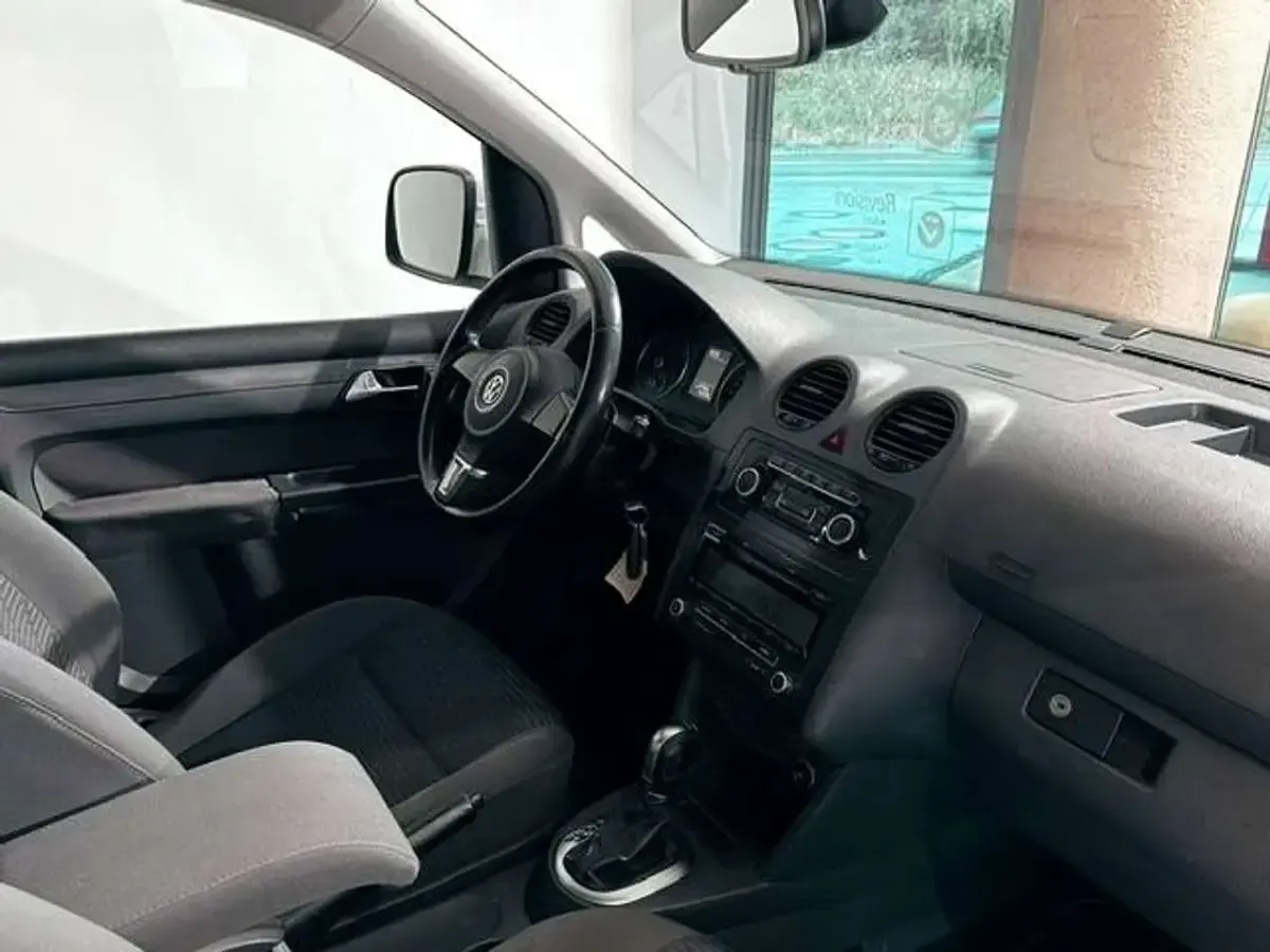 Usata VW Caddy Comfortline 102 CV (75 kW) 2010 Bianco Monovolume