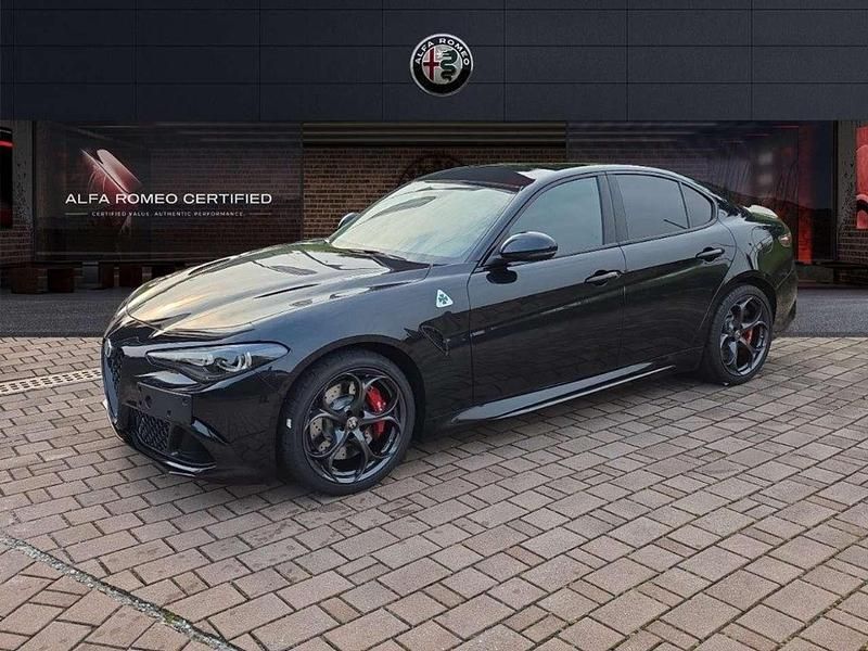 Nuova Alfa Romeo Giulia Quadrifoglio 518 CV (380 kW) 2026 Nero Berlina