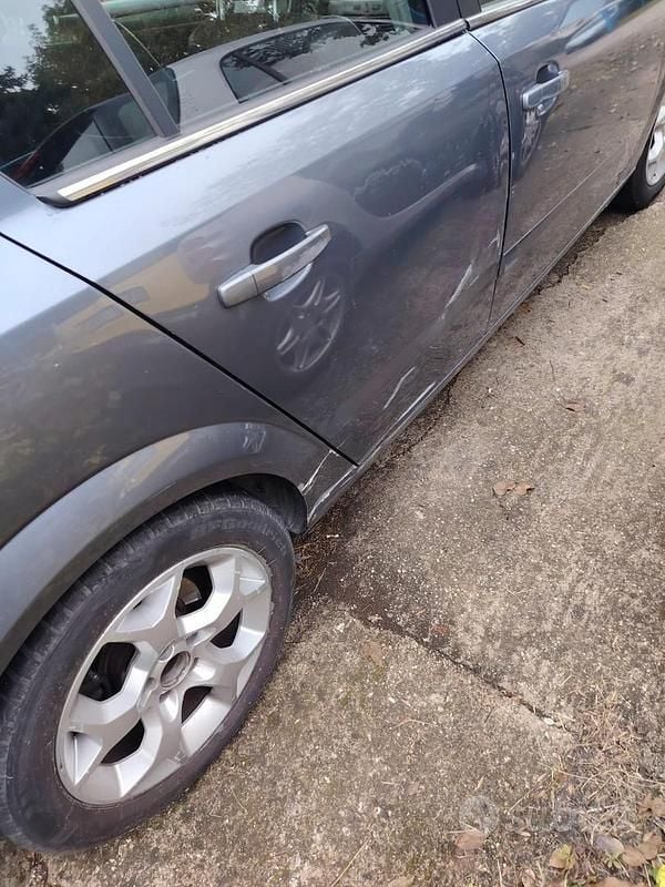 Usata Opel Astra 2005 Grigio Berlina