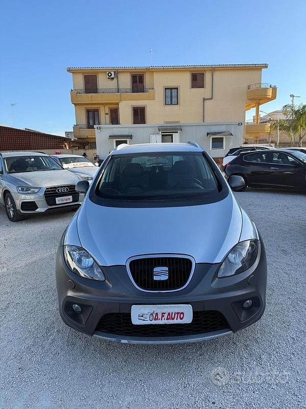 Usado Seat Altea 170 CV (125 kW) 2007 Gris Monovolumen