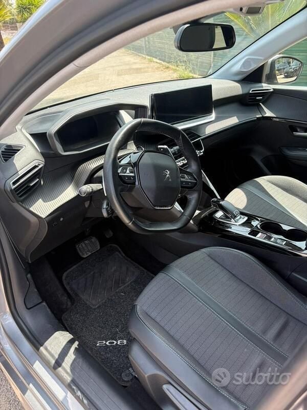Usata Peugeot 208 82 CV (60 kW) 2021 Grigio Utilitaria