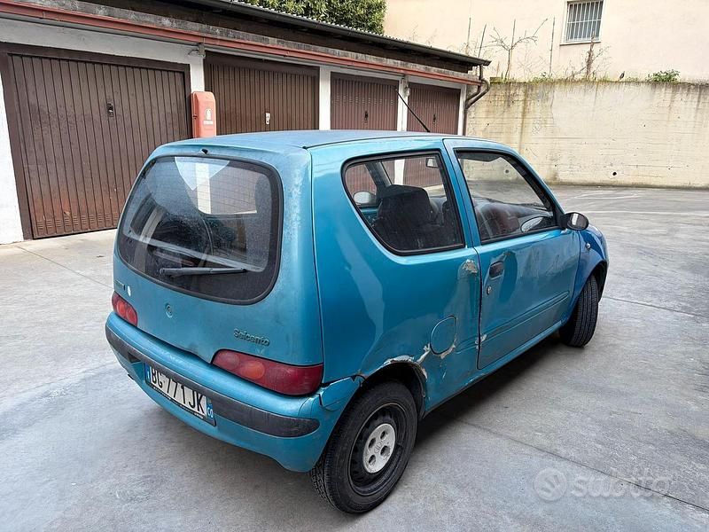 Usata Fiat 600 39 CV (28 kW) 2000 Blu Berlina