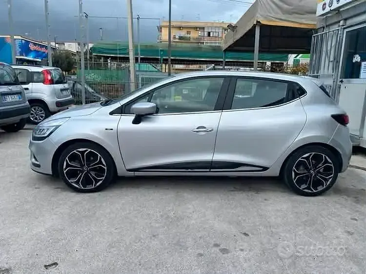 Second-hand Renault Clio IV 75 CP (55 kW) 2018 Gri Berlinǎ