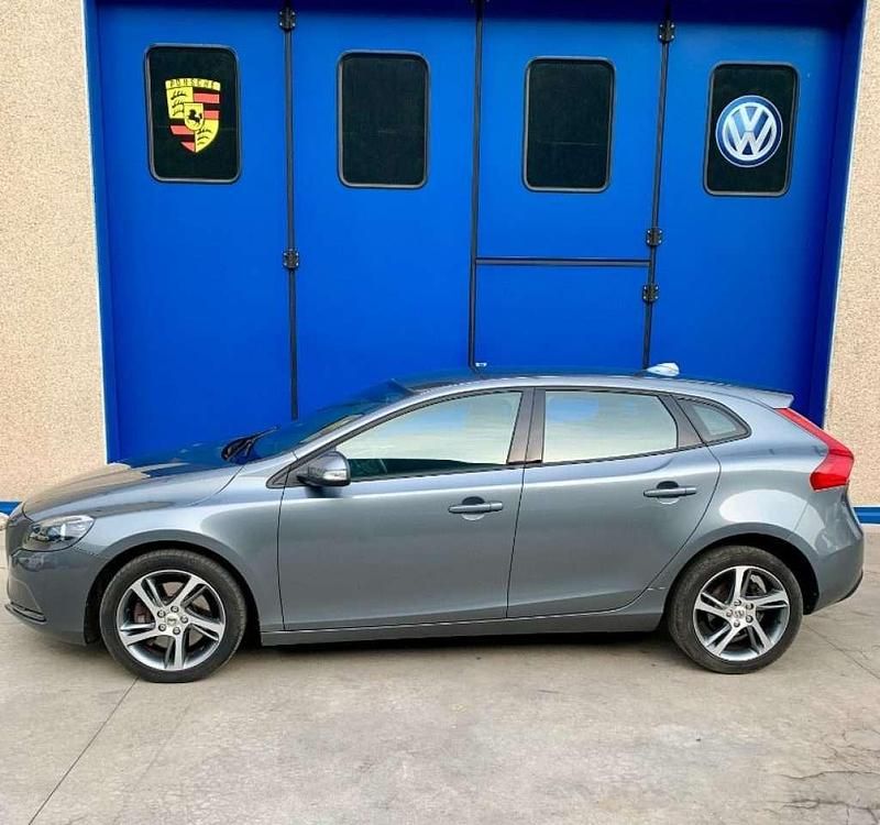 Usata Volvo V40 Kinetic 120 CV (88 kW) 2016 Antracite metallizzato Station wagon