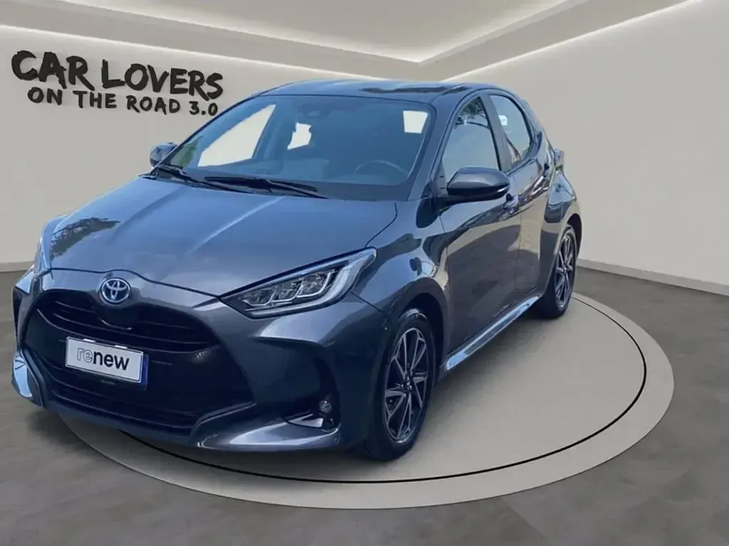 Begagnad Toyota Yaris Hybrid Trend 116 HK (85 kW) 2022 Halvkombi