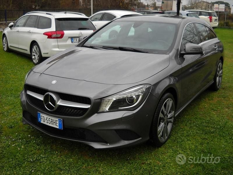 Marrone Usata 2016 Mercedes CLA200 Executive Tre volumi | 12.300 € (Ottimo prezzo) - Immagine 1/4