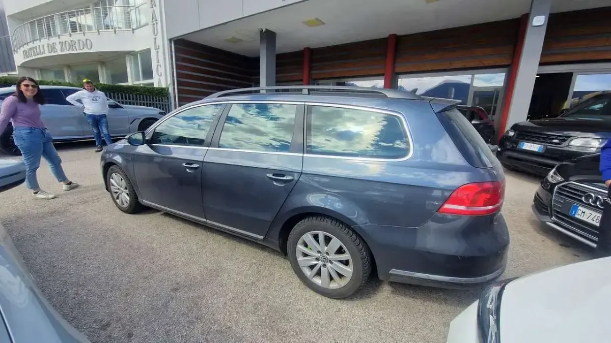 Usata VW Passat Comfortline 140 CV (102 kW) 2012 Grigio Station wagon