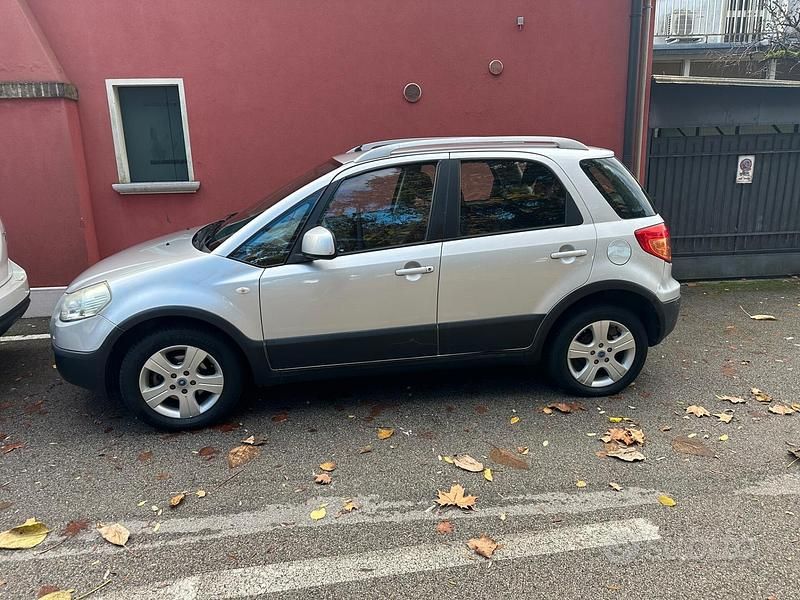 Usata Fiat Sedici Emotion 120 CV (88 kW) 2006 Grigio SUV