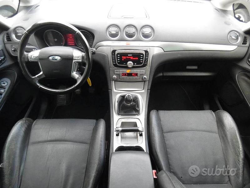 Usata Ford S-MAX Titanium 140 CV (102 kW) 2007 Grigio Monovolume