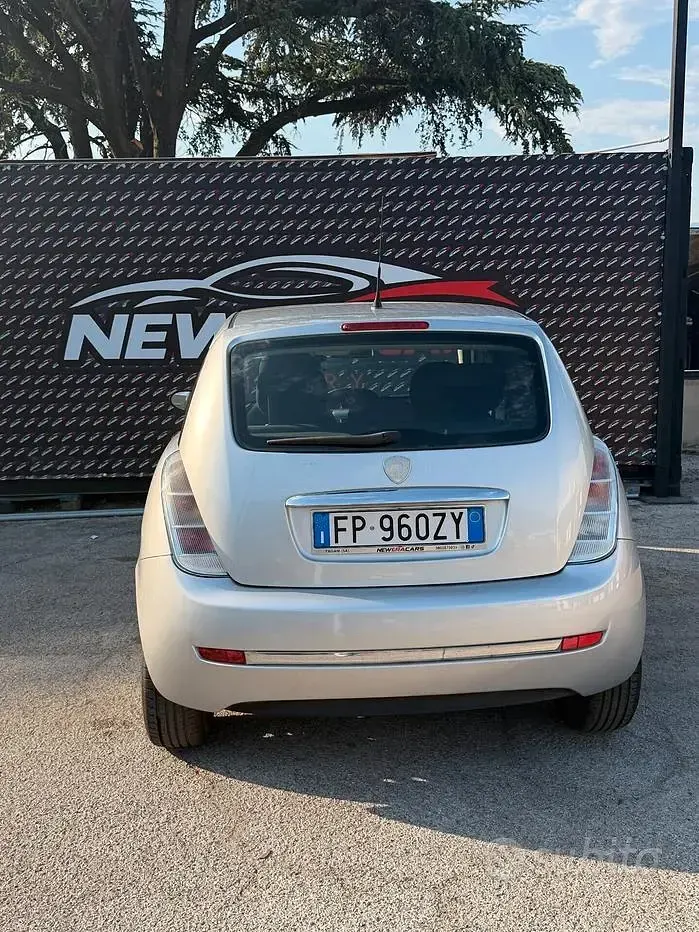 Usata Lancia Ypsilon 75 CV (55 kW) 2009 Grigio Utilitaria