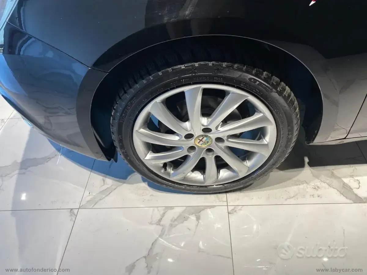Usata Alfa Romeo Giulietta Exclusive 105 CV (77 kW) 2015 Nero Utilitaria