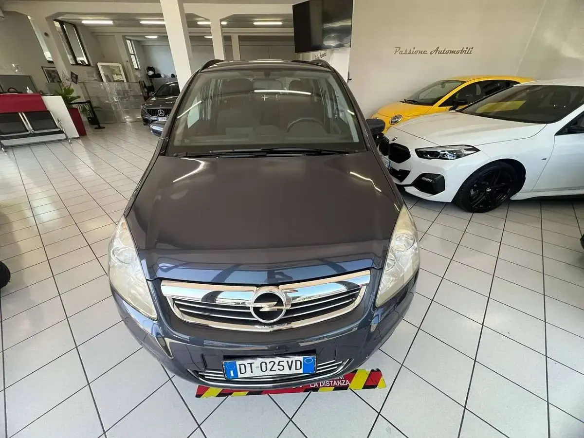Usata Opel Zafira Cosmo 110 CV (80 kW) 2009 Grigio Monovolume