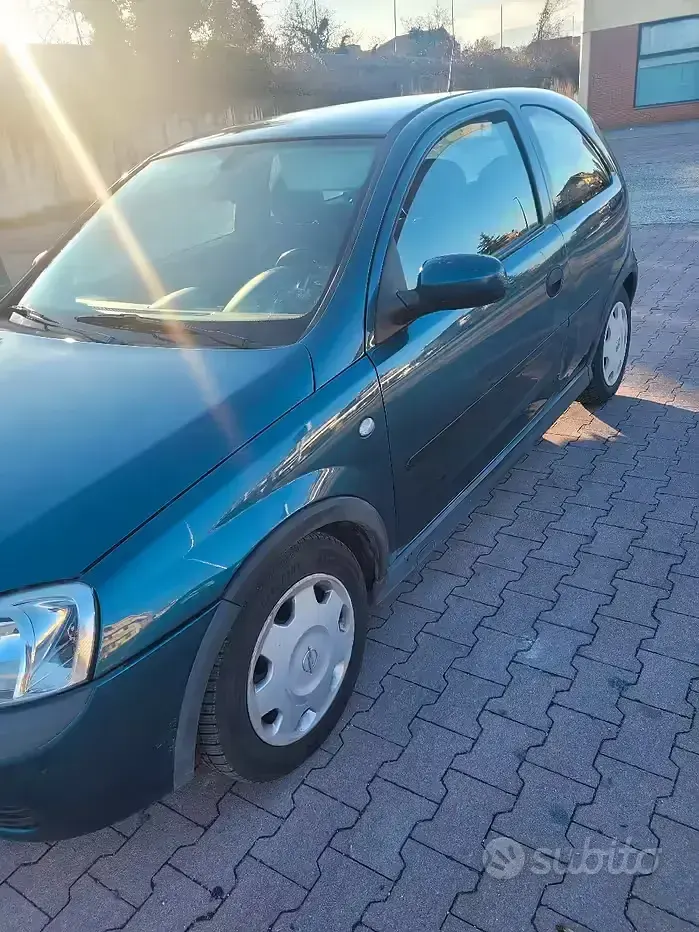 Usata Opel Corsa 58 CV (42 kW) 2002 Verde Utilitaria