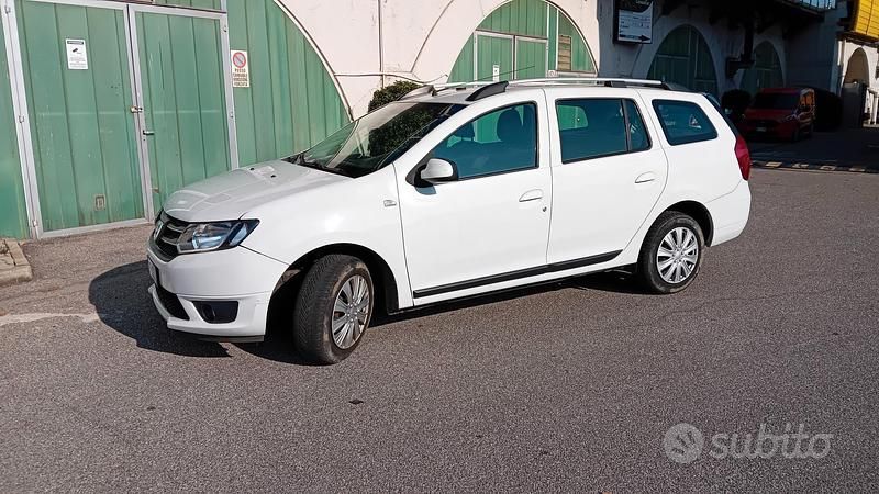 Bianco Usata 2016 Dacia Logan Tre volumi | 3800 € - Immagine 1/4