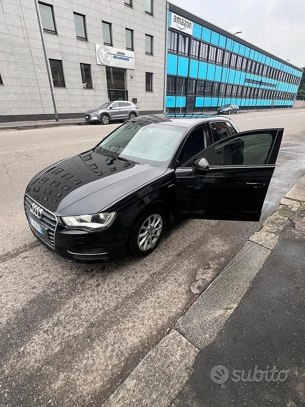Usado Audi A3 125 CV (91 kW) 2016 Negro Familiar