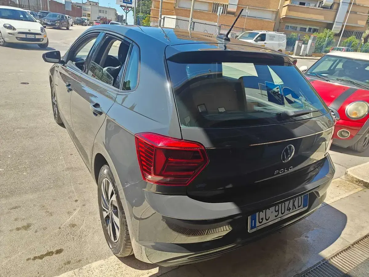 Usata VW Polo Comfortline 90 CV (66 kW) 2020 Verde Utilitaria