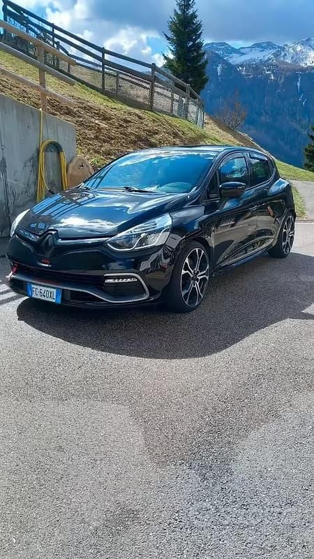 Second-hand Renault Clio IV Trophy 220 CP (161 kW) 2016 Negru Berlinǎ