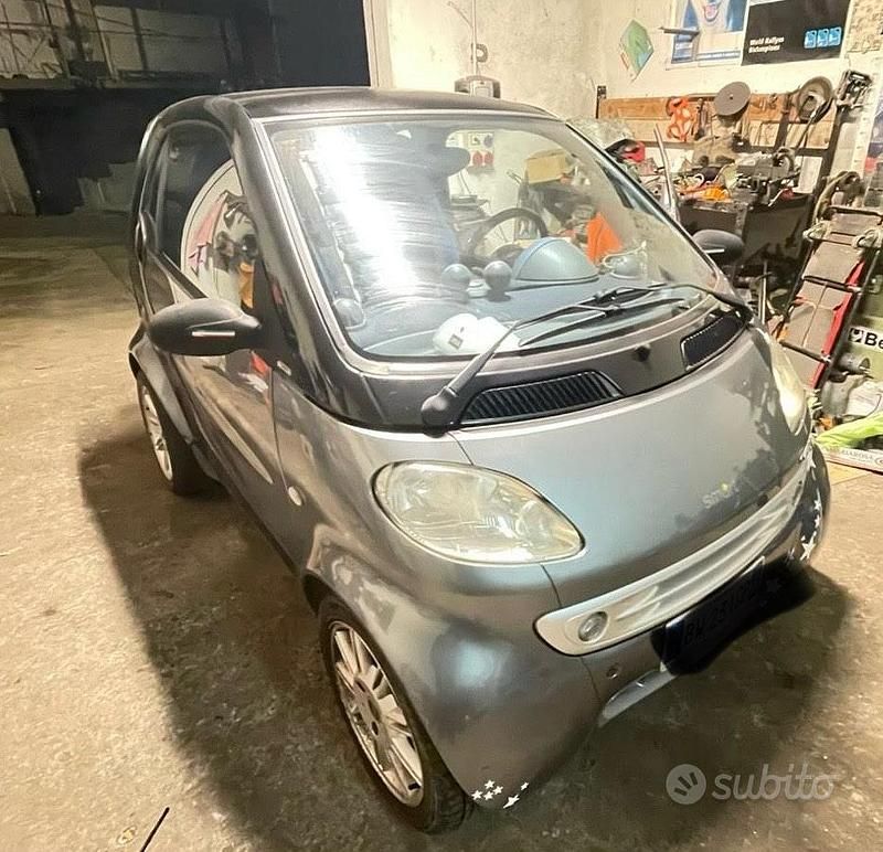 Grigio Usata 2001 Smart ForTwo Coupé Coupé | 2200 € (Molto cara) - Immagine 1/4
