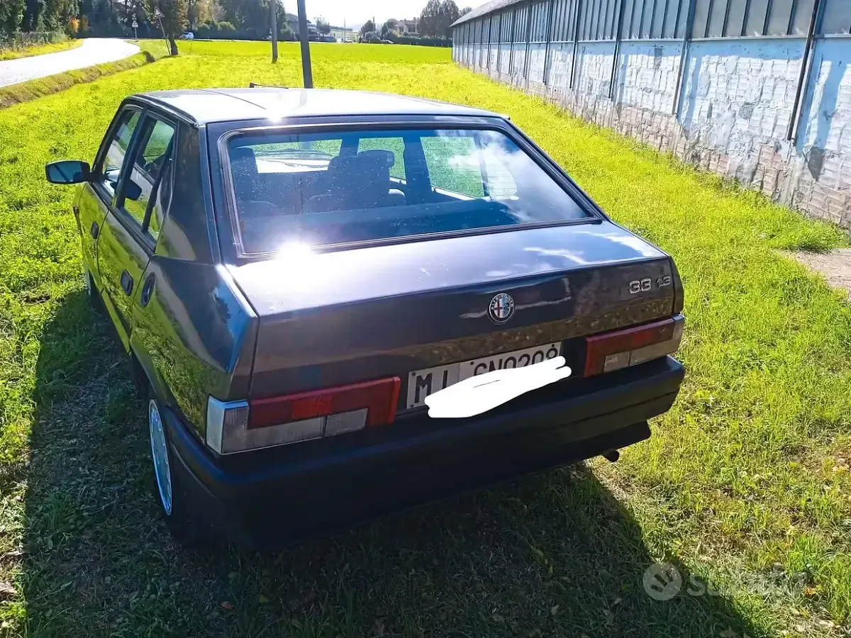 Usata Alfa Romeo 33 79 CV (58 kW) 1989 Grigio Berlina