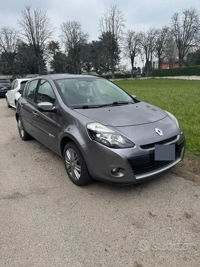 Usata Renault Clio III 75 CV (55 kW) 2012 Berlina