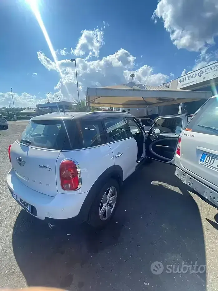 Usata Mini Cooper D 111 CV (81 kW) 2015 Bianco Utilitaria