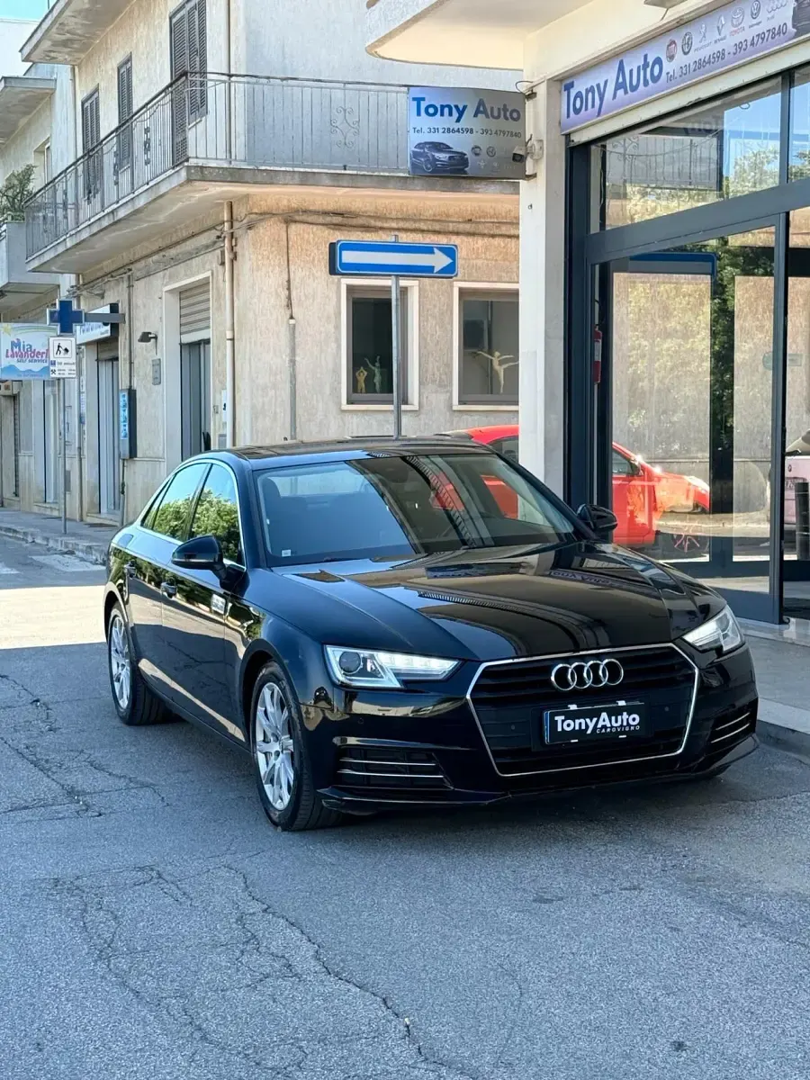 Usata Audi A4 Business 122 CV (89 kW) 2017 Nero Berlina