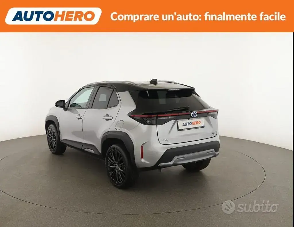 Usata Toyota Yaris Cross 92 CV (67 kW) 2021 Grigio SUV