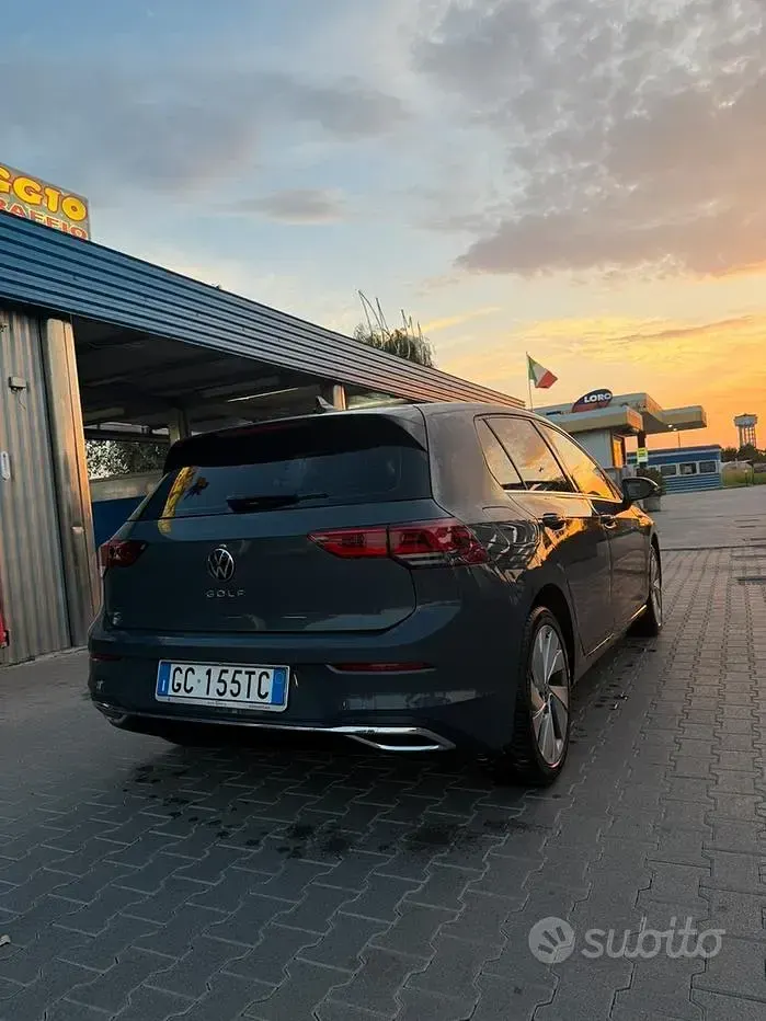 Usata VW Golf VII 116 CV (85 kW) 2021 Grigio Utilitaria