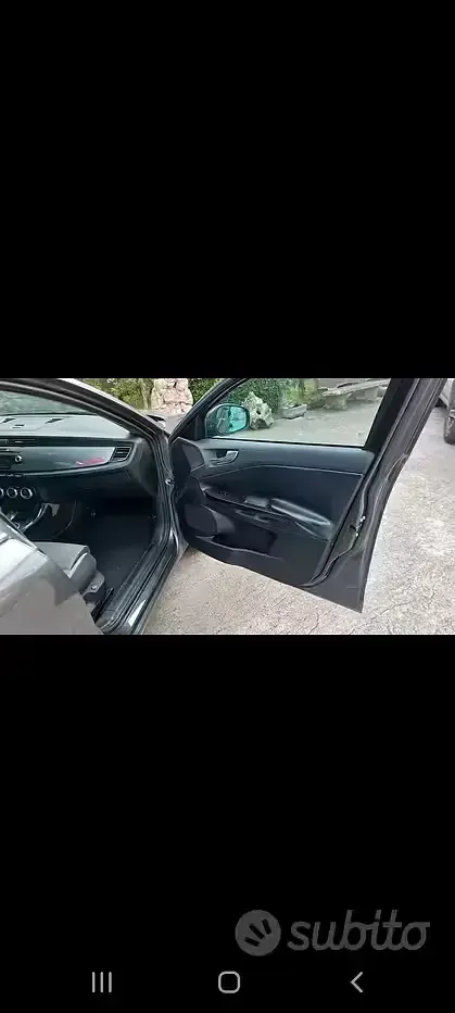 Usata Alfa Romeo Giulietta 140 CV (102 kW) 2012 Utilitaria