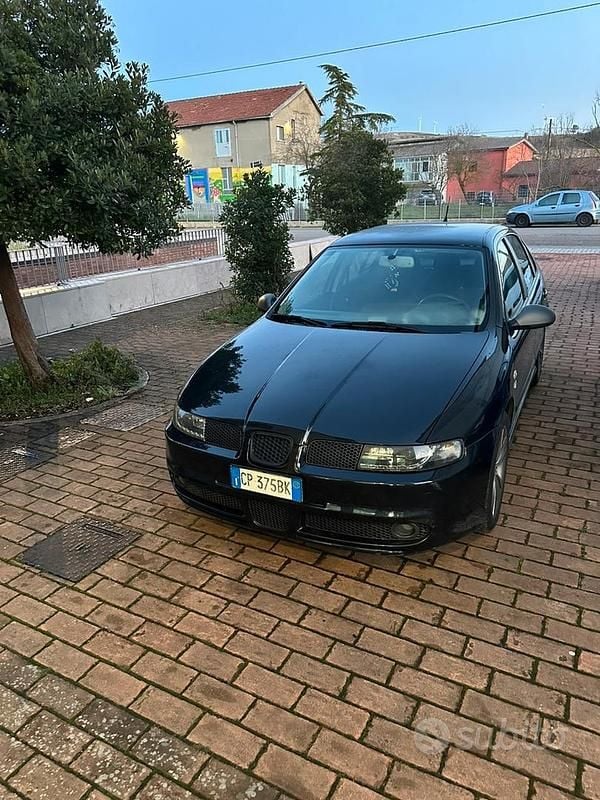 Usata Seat Leon FR 150 CV (110 kW) 2005 Nero Utilitaria