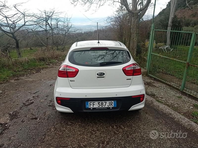 Usata Kia Rio 75 CV (55 kW) 2016 Utilitaria