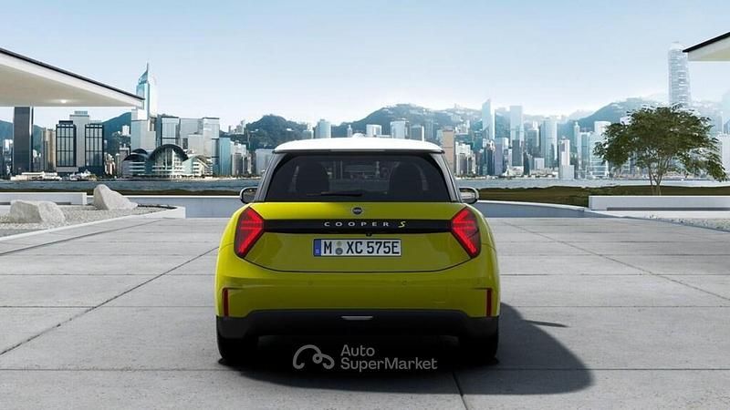 Nuova Mini Cooper Classic 160 kW (218 CV) 2025 Giallo Utilitaria